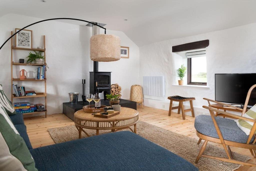 Porthcurno Barns, The Cart Lodge - Cosy Cottage, Walk To Porthcurno Beach, Pedn Vouder & Minack Theatre Penzance Esterno foto
