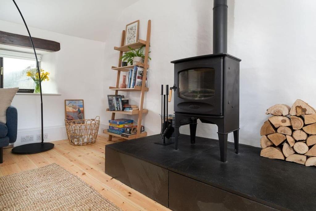 Porthcurno Barns, The Cart Lodge - Cosy Cottage, Walk To Porthcurno Beach, Pedn Vouder & Minack Theatre Penzance Esterno foto